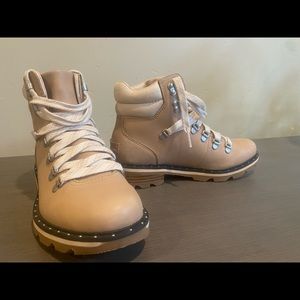Sorel Women’s Lennox Laceup Hiker Boot - Size 8.5